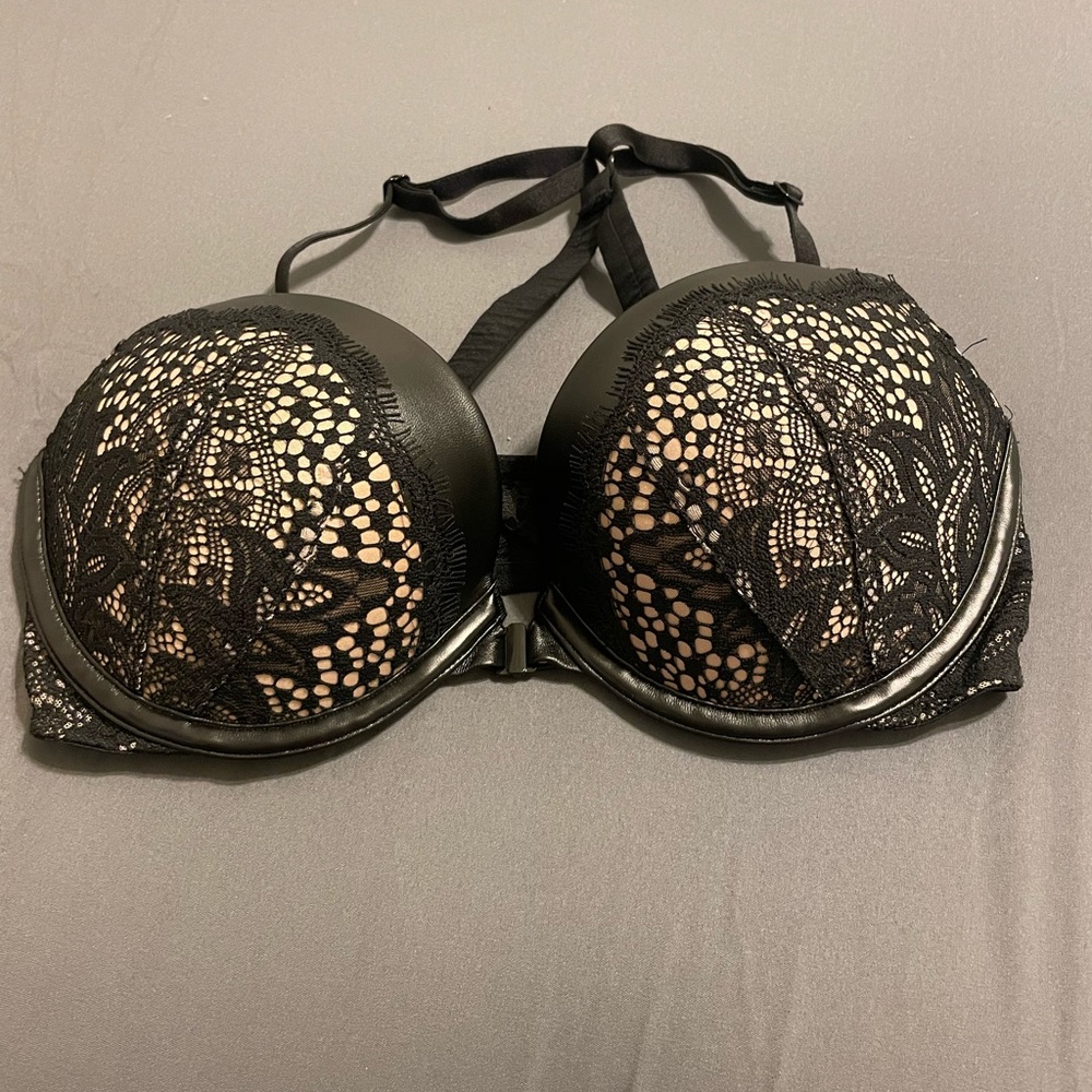 Black laces T bra